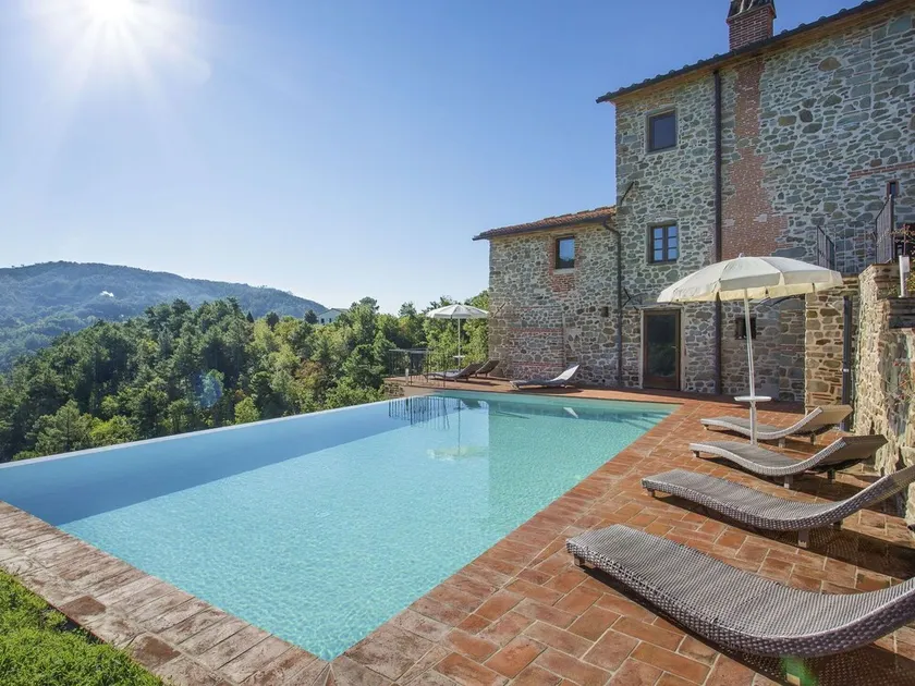 Wonderful private villa for 10 people with private pool, hot tub, WIFI, TV, patio and pets allowed - Image 1