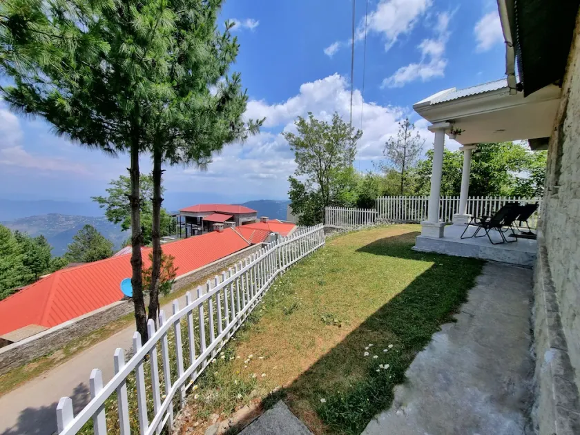 Top-Floor Stay with Mountain View, Khaira Gali, Murree - Image 1