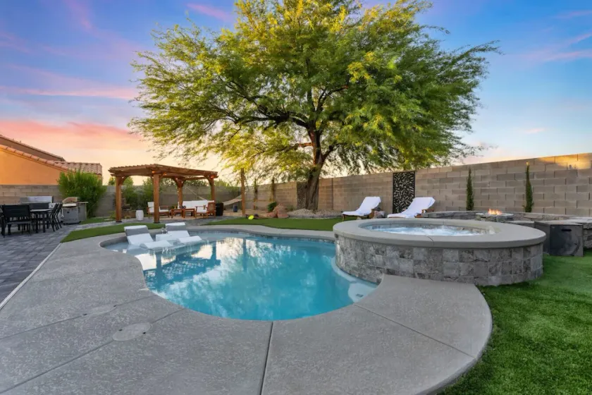 Buddha Estate#4 - Great neighborhood, Sparkling pool and Hot tub, EV Charger, Games - Image 1
