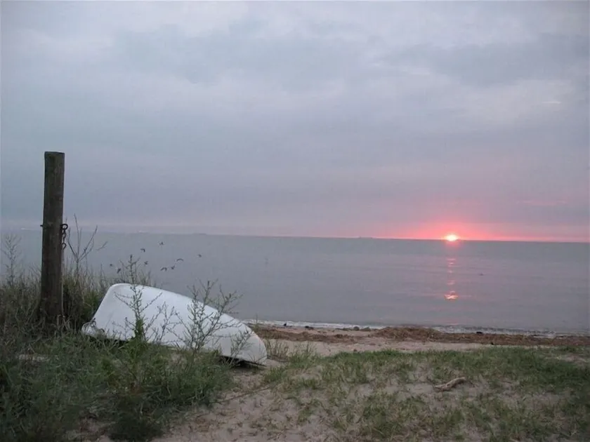 3 Br Cottage right on beach - Beautiful view of beach/water - Pets welcome! - Image 1