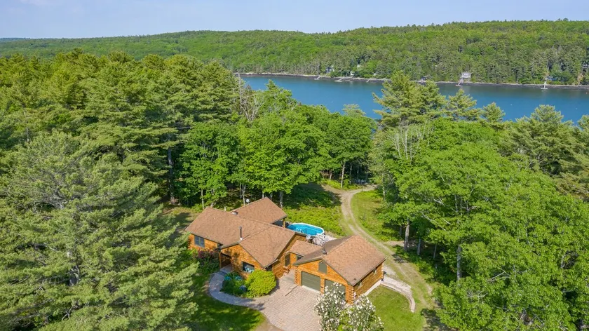 Shimmering River Retreat - Image 1