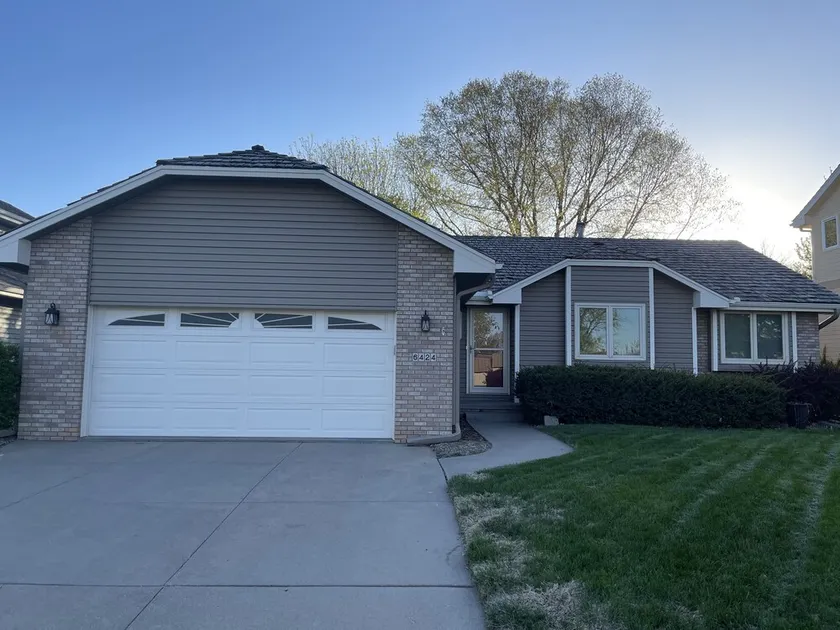 Lower Level of Southwest Omaha home With Private Bedroom and Private Bath - Image 1