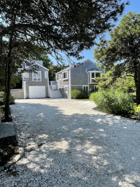 Katama House w/Guest House w/AC South Beach heated pool.  Summer weeks avail. - Image 1