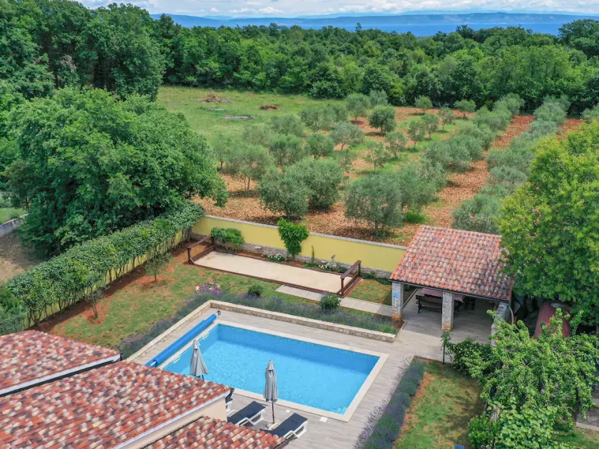 Stylish villa ****, pool, 2.5 km from the sea, barbecue, WiFi, free WiFi - Image 1