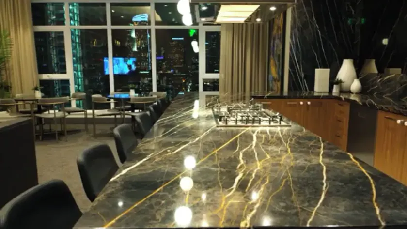 Downtown Luxury Highrise - Image 1