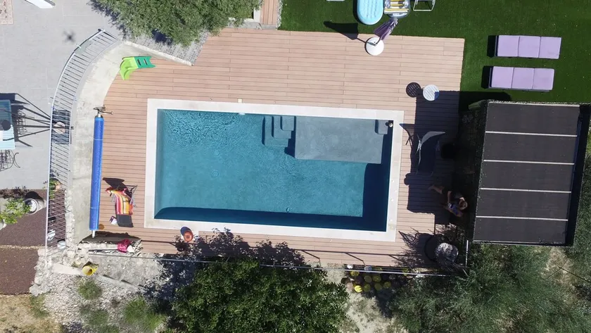 Uafhængig lejlighed, rolig bakke med pool - Image 1