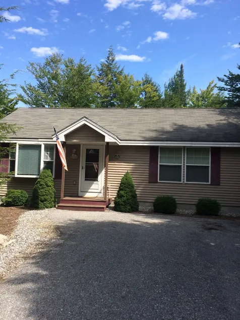 Sebago Lake - Point Sebago 2 bedroom home - Image 1