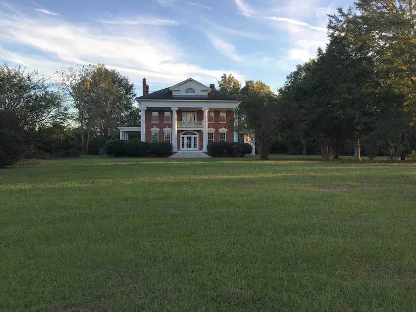 Beautiful Farmhouse near Tuscaloosa - Image 1