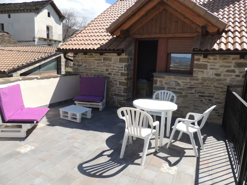 HOUSE 1.5 KM FROM SABIÑANIGO IDEAL FOR FAMILIES - Image 1