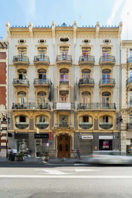 Red Nest Hostel - Image 1