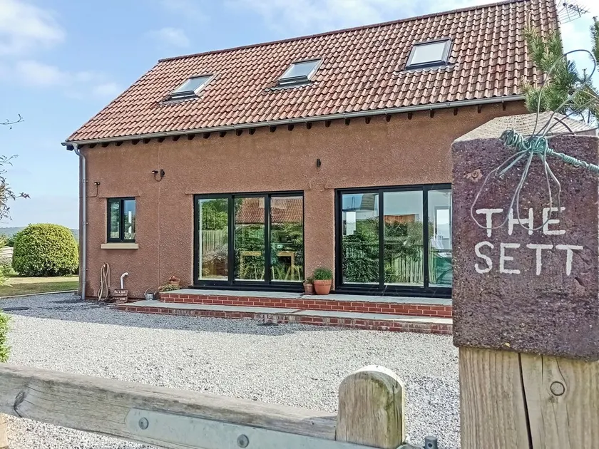 2 bedroom accommodation in Stone Allerton, near Cheddar - Image 1
