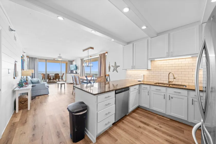 Romar place 802 - Image 1