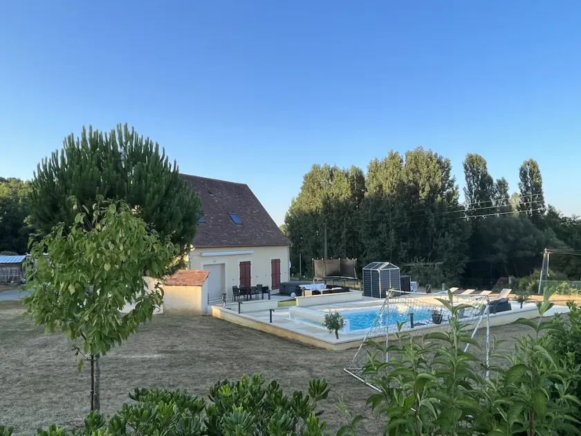 Villa with a heated pool and hot tub in Sarlat-en-Périgord Noir - Image 1