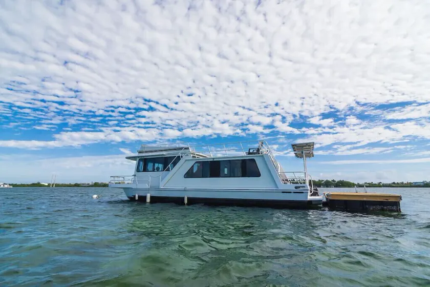 Happy’s Houseboat Key West - Image 1