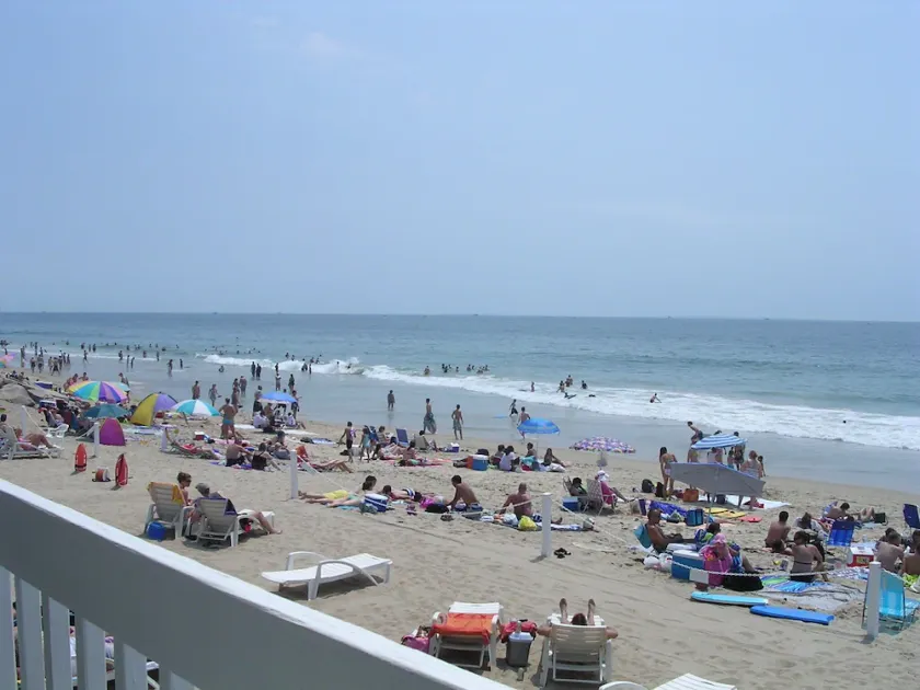 Condo sur la plage avec 2 chambres<br><br>Sam 6/29 - sam 7/6 - Image 1