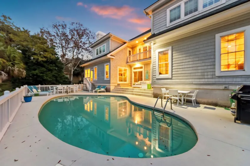 5 chambres avec une magnifique piscine privée et vue sur le parcours de golf - Image 1