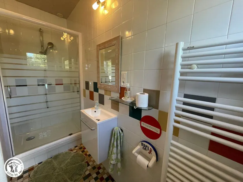 Charming Renovated 70s House with Large Private Garden, WiFi, and Terrace Near Les Sables-d'Olonne - Image 1