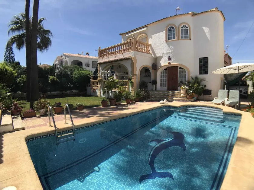 Beachnear villa with private pool - Image 1