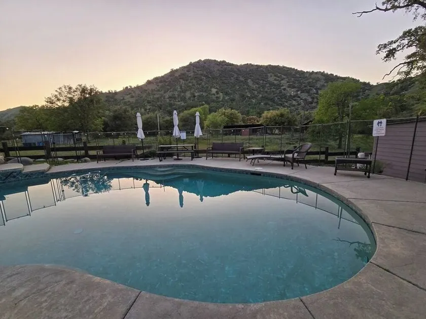 Guest House with Private Hot Tub, Shared Pool, and Walk to Town - Image 1