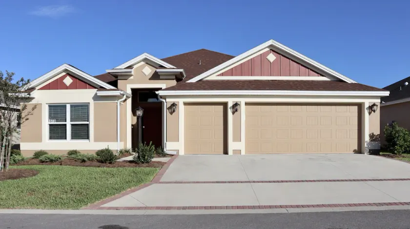 Designer home minutes from Eastport area, near 7 golf courses, & pet friendly! - Image 1