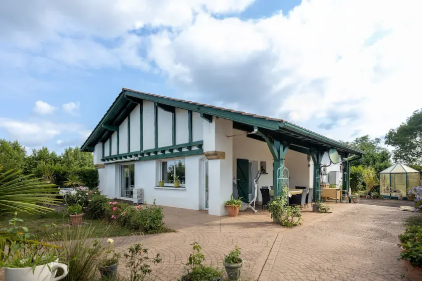 Villa 'Beautiful Basque House in Bardos' with Air Conditioning, Garden & Wi-Fi - Image 1