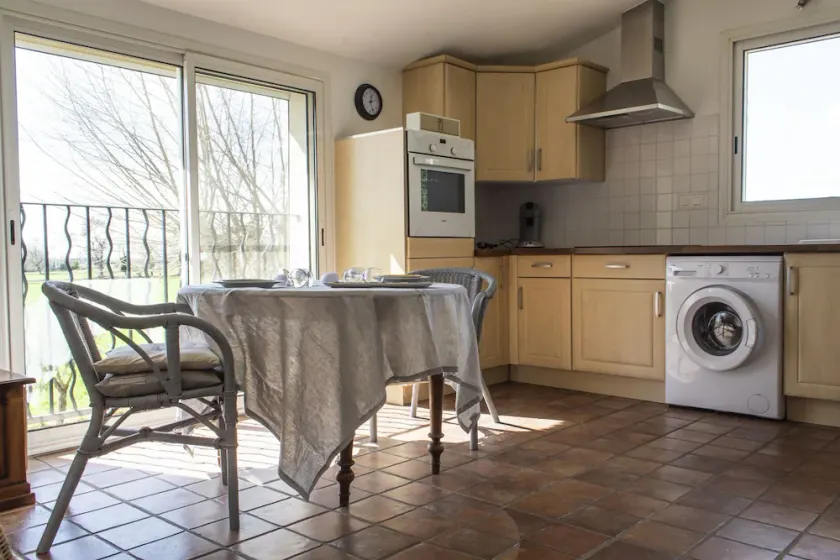 T2-lejlighed, komfortabel, rolig i provencalsk bondegård på landet. aircondition, fuldt udstyret - Image 1