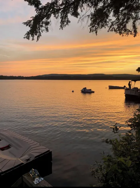 The perfect 3 bedroom lakeside camp on Great Pond! - Image 1