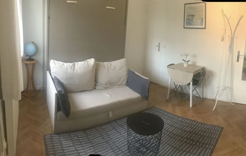 Cosy studio, close to the beach, real bed and parking - Image 1