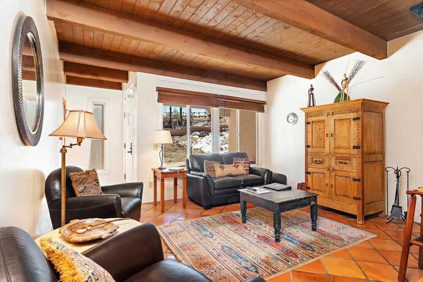 Fort Marcy 78 | Walk to Plaza | Wood Fireplace | Full Kitchen | Hot Tub | Pool | Single Level - Image 1