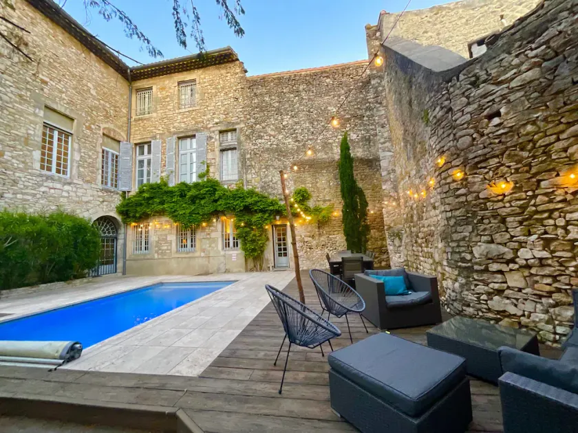 A beautiful townhouse for 12 guests, with private pool - Image 1