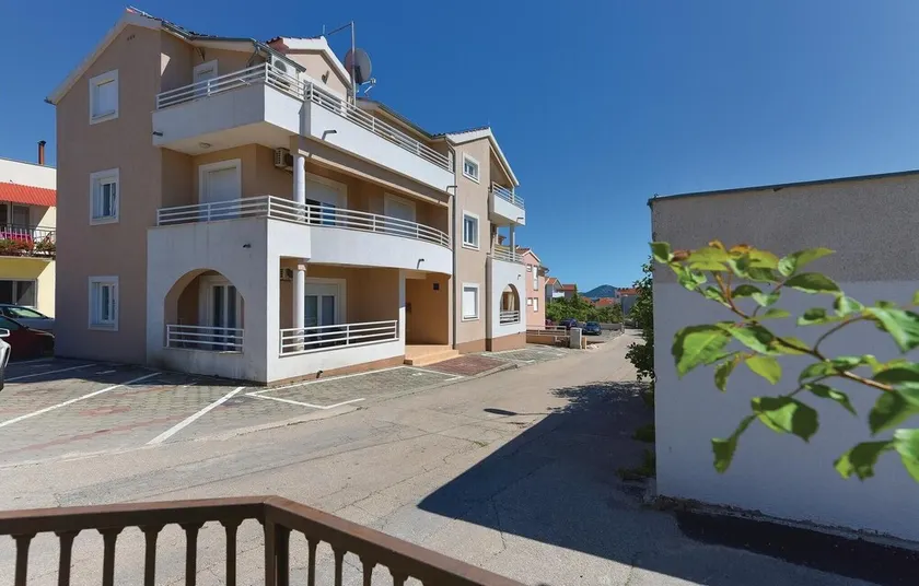 Beach front apartment in Vodice with WiFi - Image 1