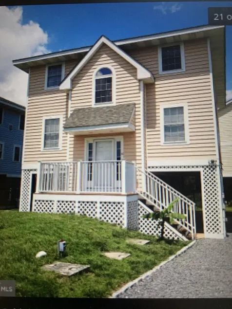 Steps From The Beach and Minutes to The Boards - Now Includes Linens - Image 1