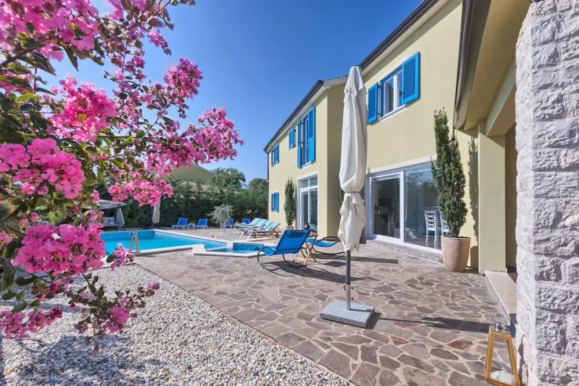 Villa 1519/15239 (Istria - Žminj), 25000m from the beach - Image 1
