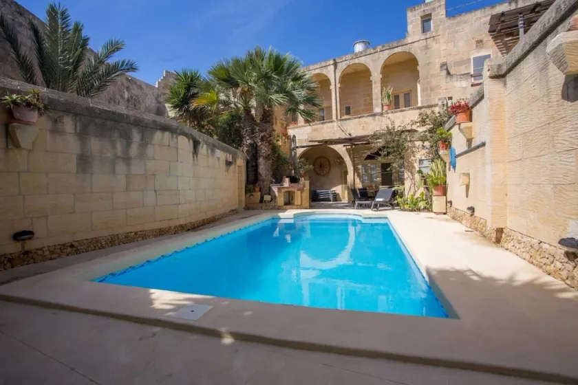Ta 'Nikola Farmhouse - Image 1