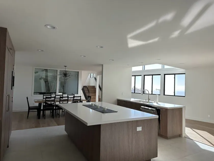 NEWLY RENOVATED 6 DEBROOM HOUSE - PERFECT FAMILY GET AWAY/REUNIONS - Image 1