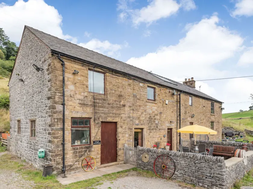 Peacock Cottage, SPARROWPIT - Image 1
