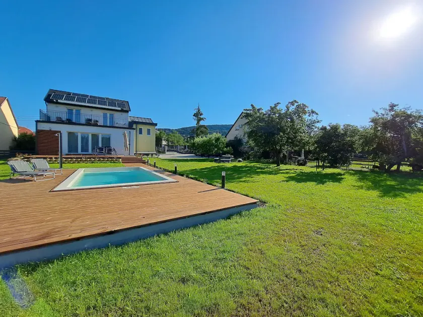 Elegant villa with private pool on Lake Balaton - Image 1