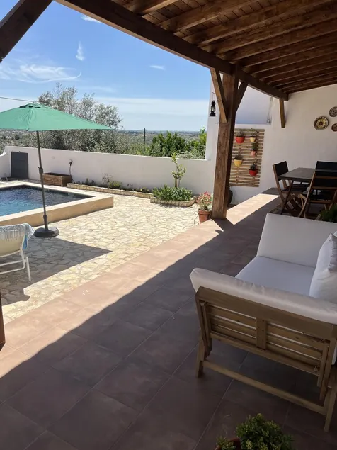 Impeccable 3-bed House in Portel - Image 1