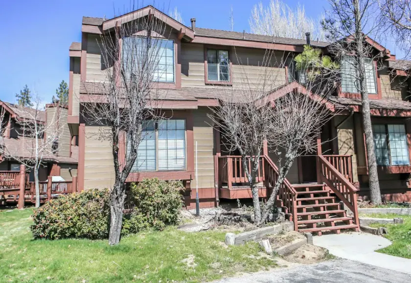Brown Bear's Den - Spacious condo within walking distance to all Big Bear has to offer! - Image 1