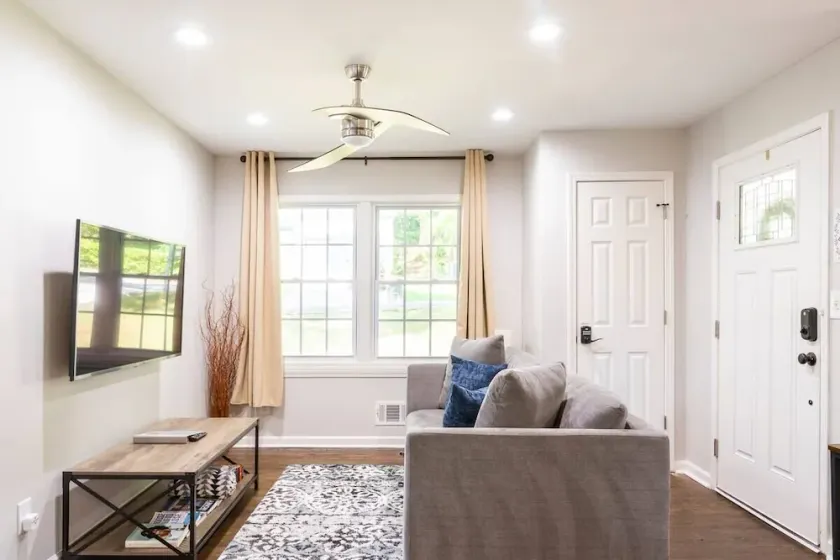 Modern APT 4 Beds Mins to Atlanta Airport & Downtown 🔥 - Image 1