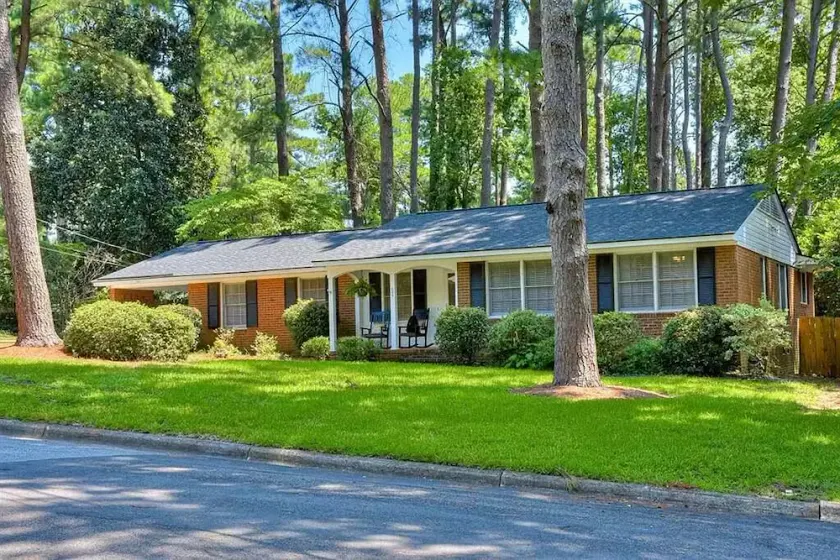 Perfect Masters rental less than 2 miles from the course! - Image 1