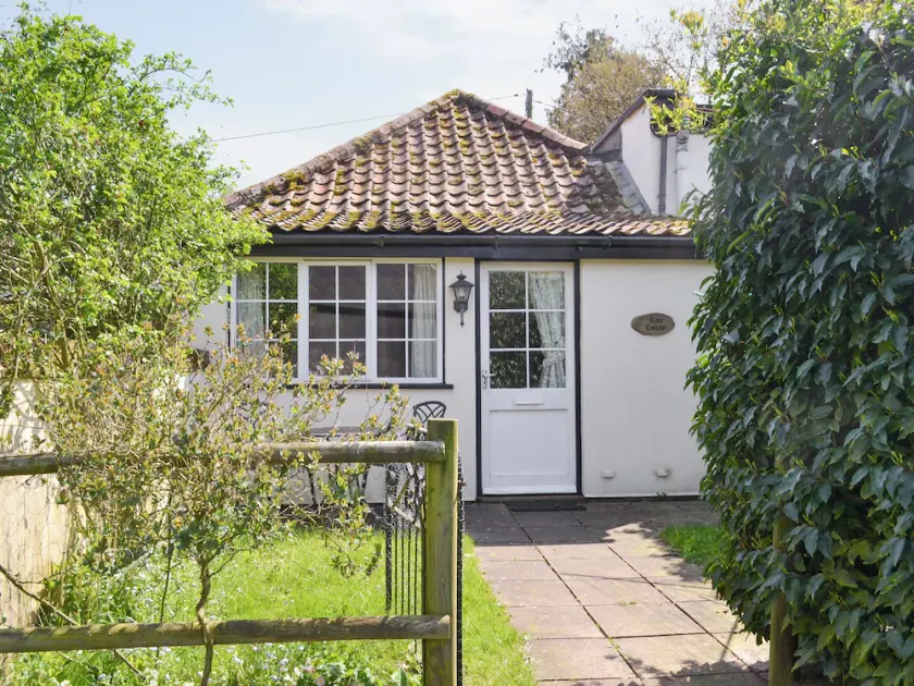 Rose Cottage - B6009 - Image 1