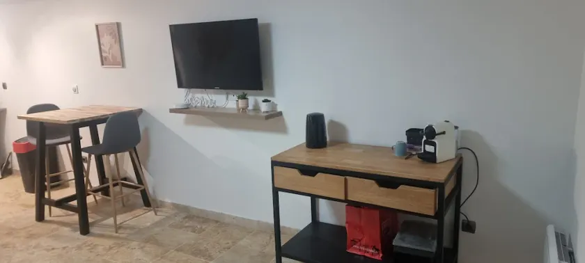 Studio near orly airport - Image 1