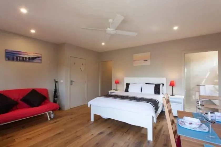 The Studio at Waters Edge - Image 1