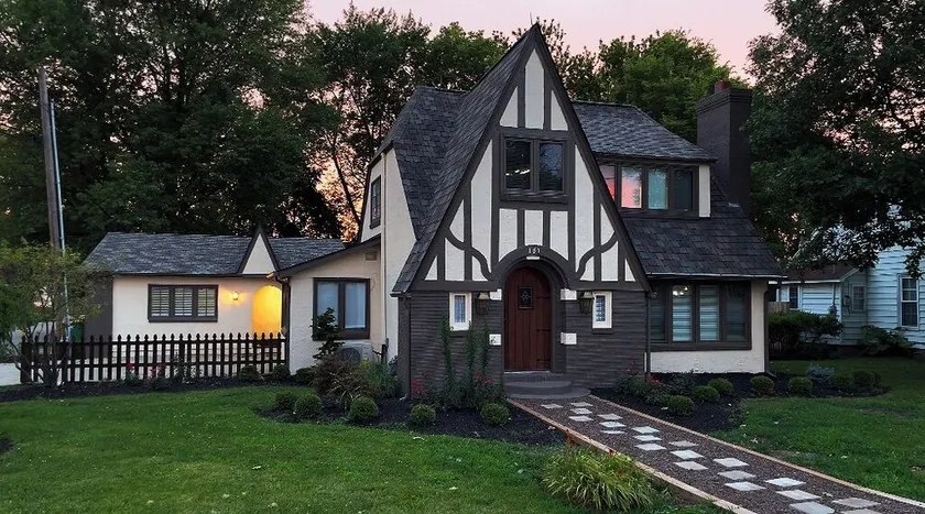 Enjoy the ambiance of Poplar Cottage at Grand Park! - Image 1
