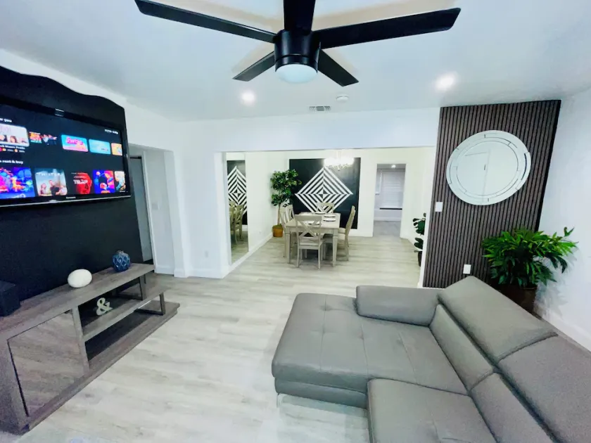 Spacious Retreat in Buena Vista-Design District. - Image 1