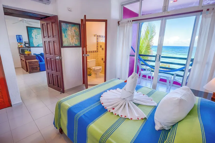 One Bedroom Beachfront Efficiency Apartment - Image 1