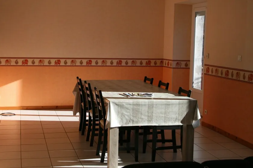 accommodation for up to 12 people - Image 1