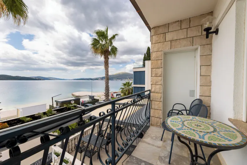 Villa Okruk-10 meters away from the beach - Image 1