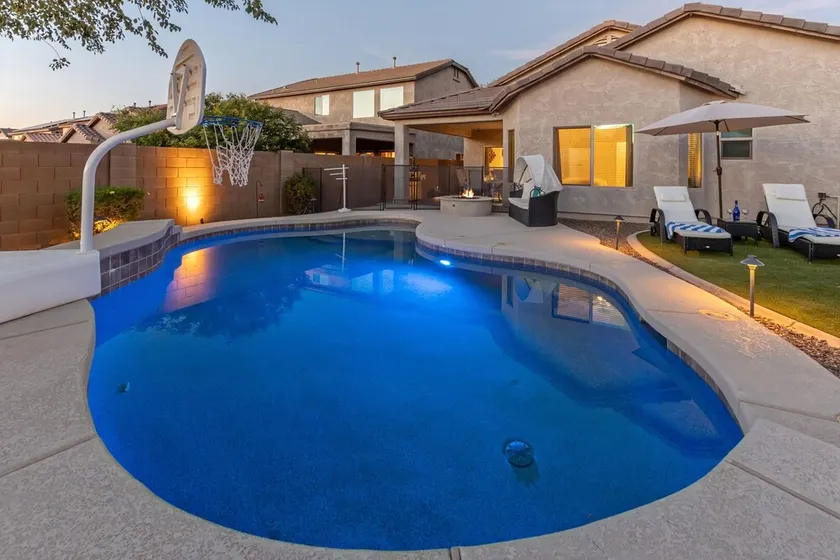 TVs All BRs, Htd POOL, Fire Pit, Paradise for Hikers/Bikers/Golfers - Image 1